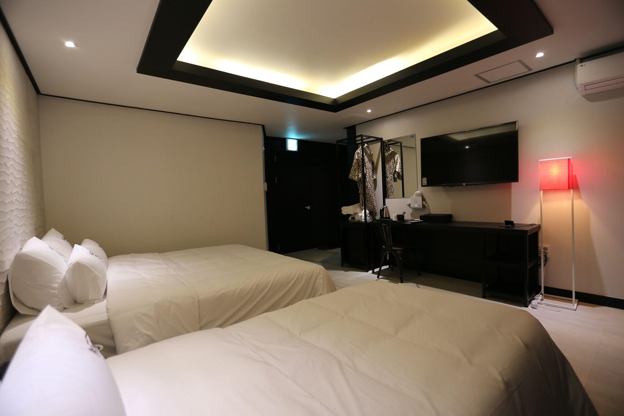 בוסאן Almond Hotel Gupo Station מראה חיצוני תמונה