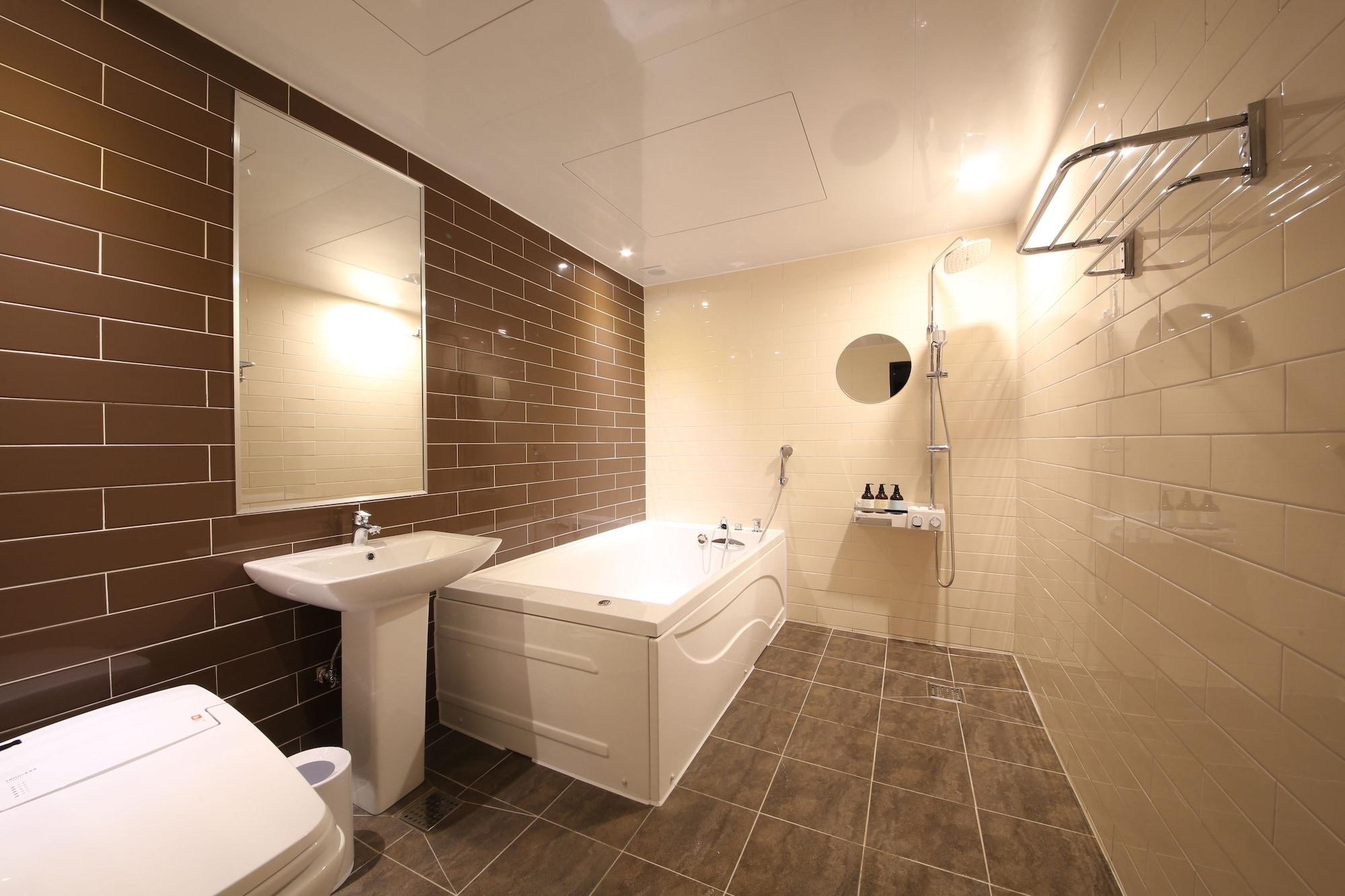 בוסאן Almond Hotel Gupo Station מראה חיצוני תמונה